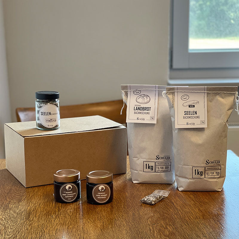 Beliebte Snack Box Veschper mit Backmischungen und süßen Aufstrichen