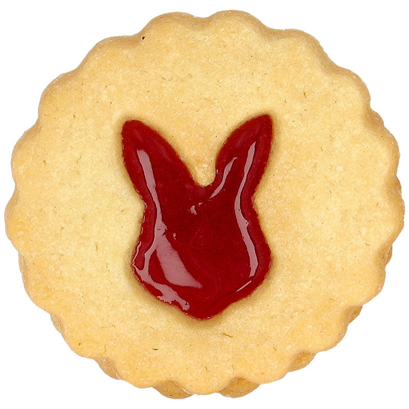 Linzer Hasen Kecks mit Marmelade, Serviervorschlag. Linzer Ausstecher mit Hasen Ausstecher und Marmelade darin.