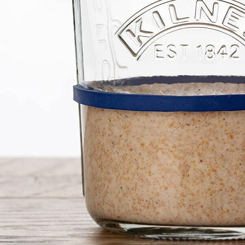 Ansetzen von einem Sauerteig im Starter-Set