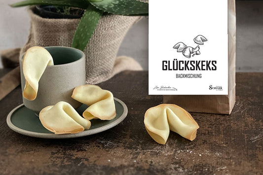 Selbstgebackene Glückskekse als Backmischung