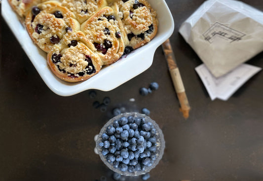 Köstliche Blaubeer-Hefeschnecken