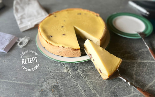 Rezept für cremigen Käsekuchen angeschnitten