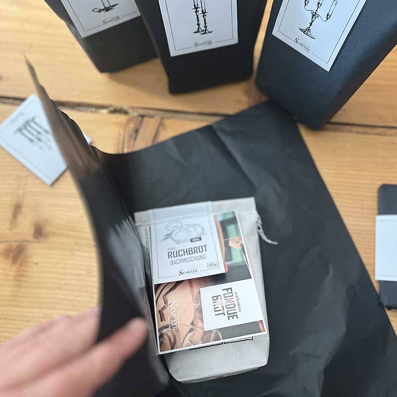 Adventskalender zum Backen mit individuellen Etiketten und Verpackung