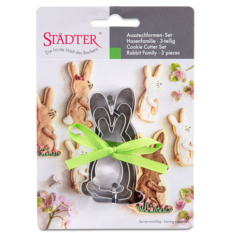 Ausstecherset Hasenfamilie aus Edelstahl in verschiedenen Größen, 5,0, 6,5 und 8,0 cm in der Verpackung.