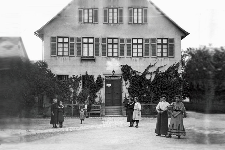 historisches Foto der Kunstmühle Schuler mit alter Mühle am Mühlenkanal in Süssen