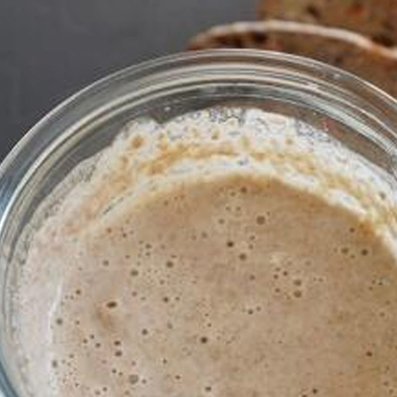 aktiver Sauerteig im Glas selber hergestellt