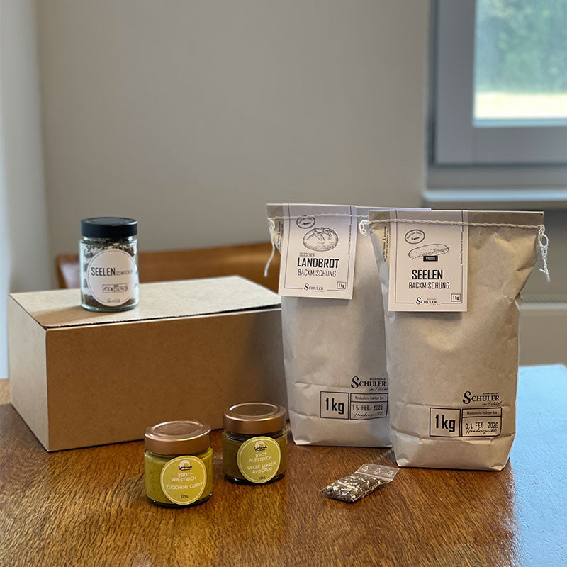 Beliebte Snack Box Veschper mit Backmischungen und pikanten Aufstrichen.