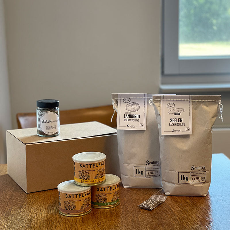 Beliebte Snack Box Veschper mit Backmischungen und Dosenwurst