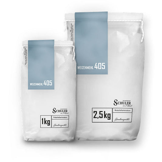 Zwei Weizenmehlverpackungen in 1 kg und 2,5kg für Weizenmehl Type 405 in modernem Design